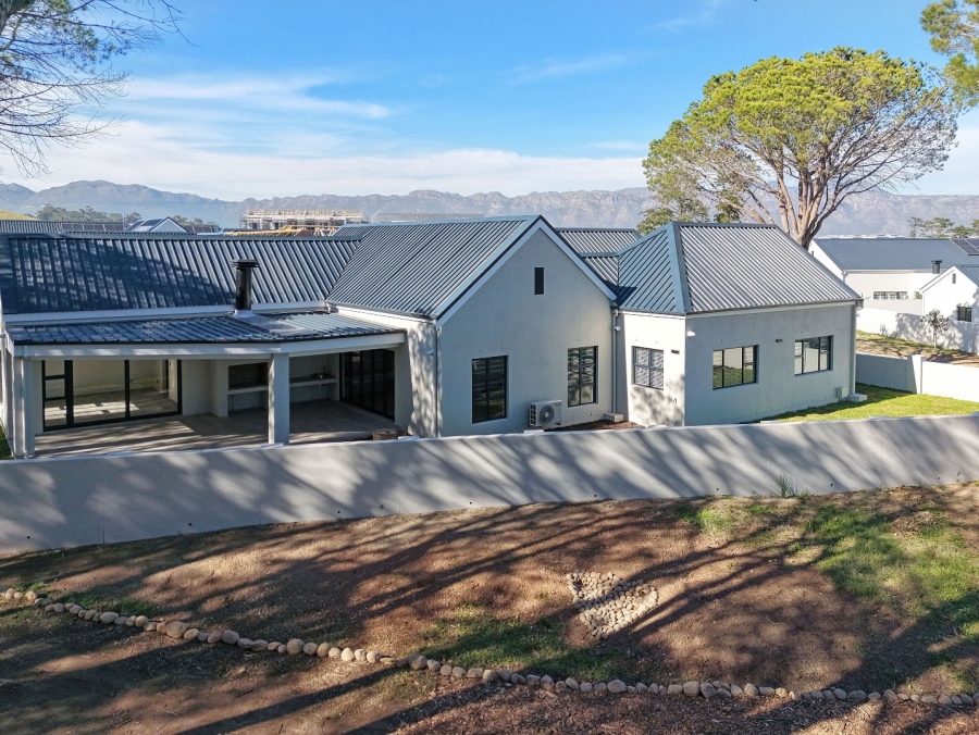 4 Bedroom Property for Sale in Mzuri Estate Western Cape